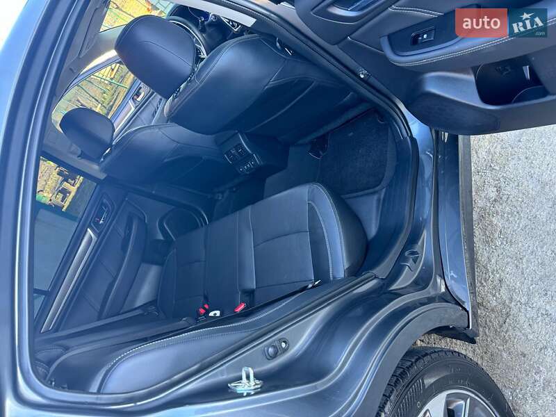 Седан Subaru Legacy 2018 в Днепре