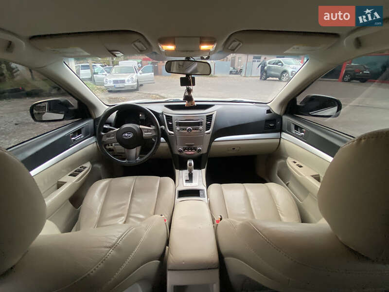 Седан Subaru Legacy 2010 в Черновцах