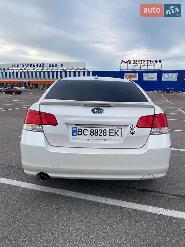 Седан Subaru Legacy 2013 в Львові
