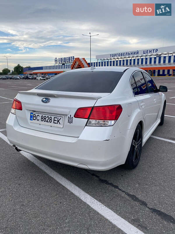 Седан Subaru Legacy 2013 в Львові