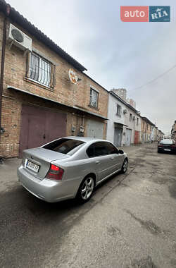 Седан Subaru Legacy 2004 в Киеве