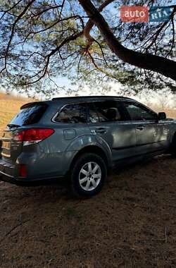 Универсал Subaru Legacy 2011 в 