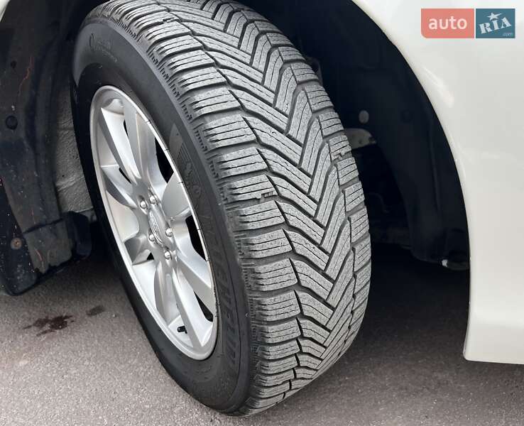Седан Subaru Legacy 2010 в Днепре