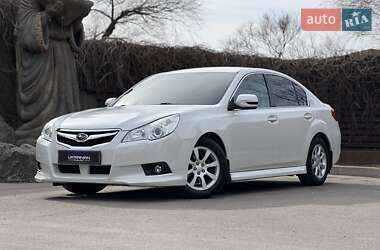 Седан Subaru Legacy 2010 в Днепре