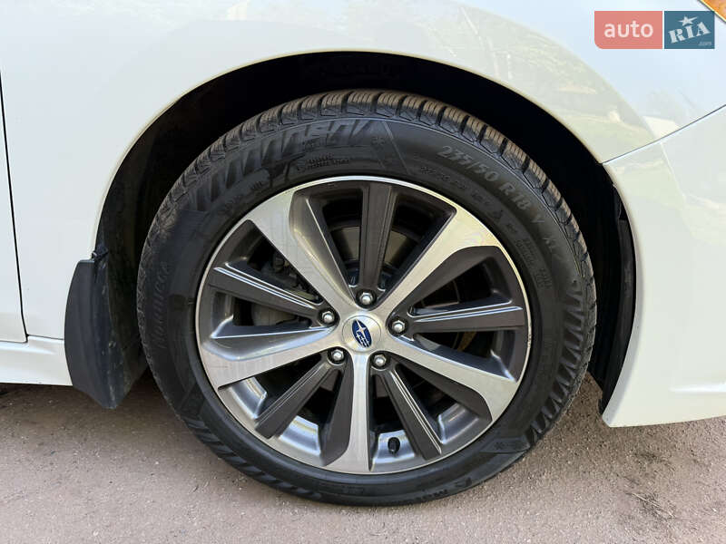 Седан Subaru Legacy 2016 в Киеве