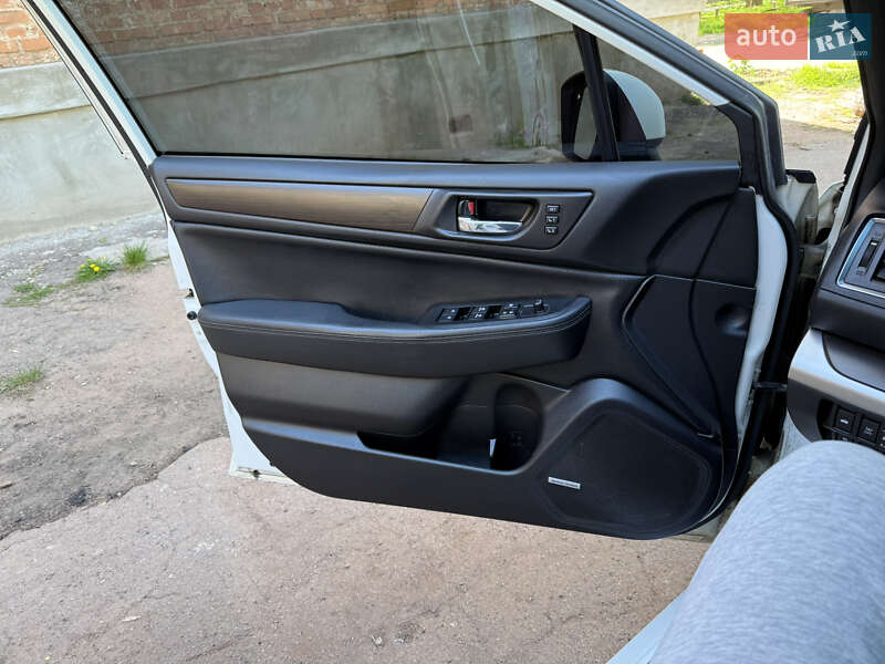 Седан Subaru Legacy 2016 в Киеве