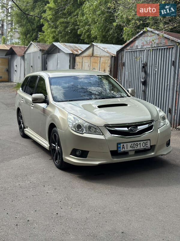 Универсал Subaru Legacy 2010 в 