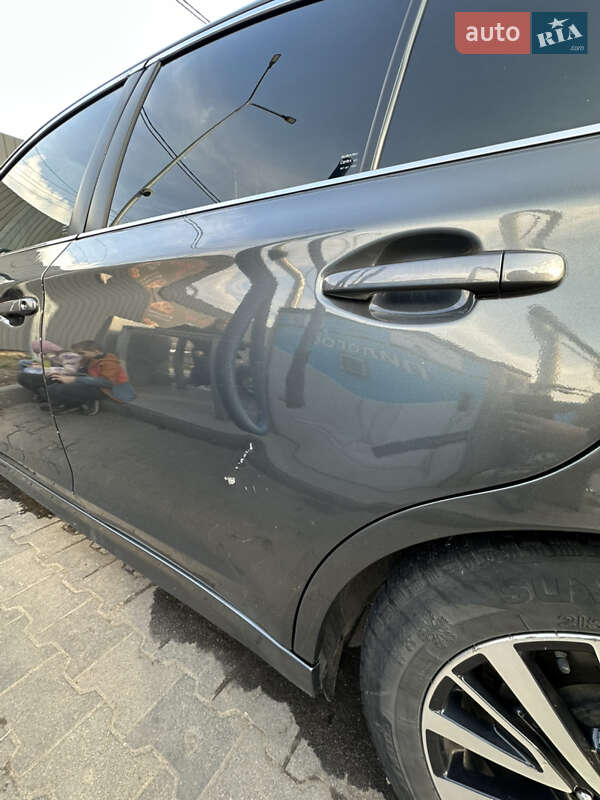 Седан Subaru Legacy 2018 в Киеве