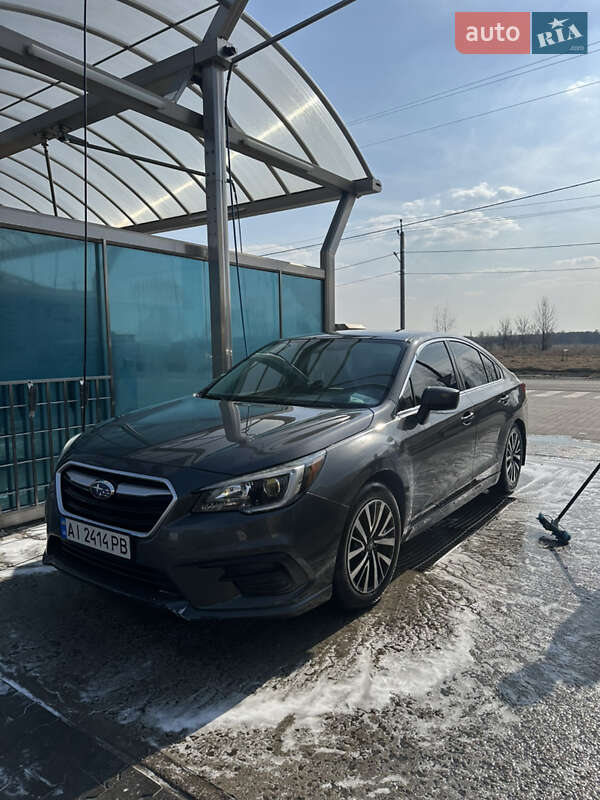 Седан Subaru Legacy 2018 в Киеве