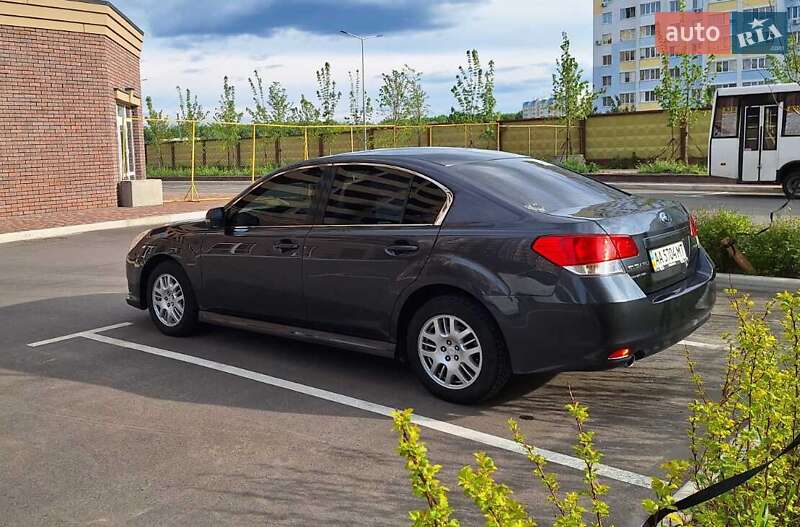 Седан Subaru Legacy 2010 в Києві