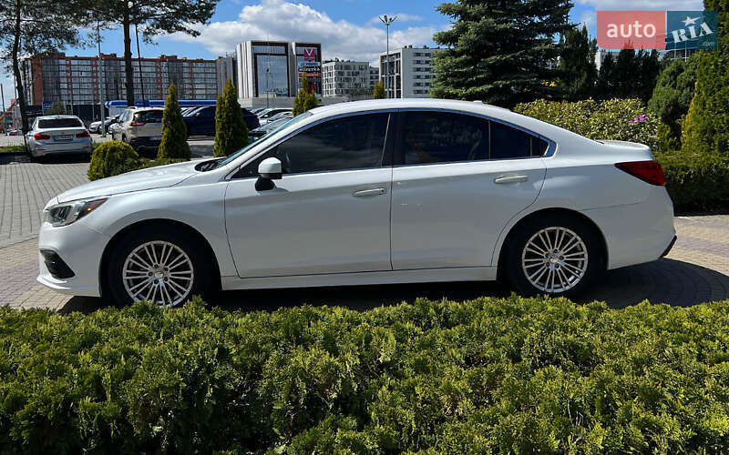 Седан Subaru Legacy 2018 в Львове