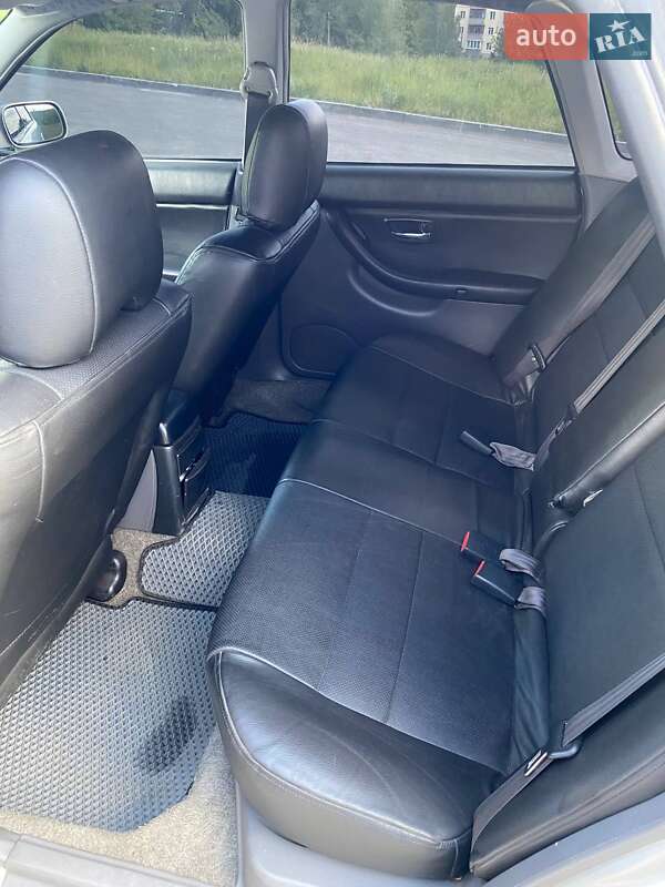 Седан Subaru Legacy 2000 в Днепре
