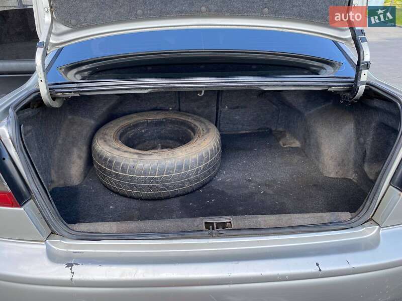 Седан Subaru Legacy 2000 в Днепре
