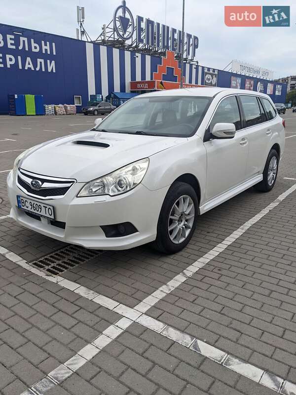 Універсал Subaru Legacy 2010 в 