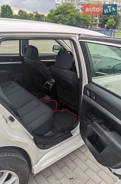 Універсал Subaru Legacy 2010 в 