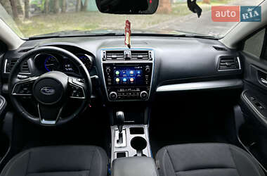 Седан Subaru Legacy 2018 в 