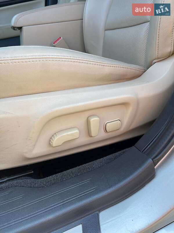 Седан Subaru Legacy 2014 в Львове