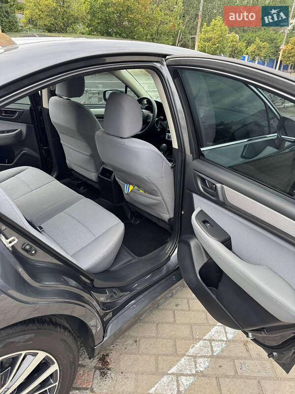 Седан Subaru Legacy 2017 в Днепре
