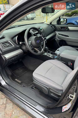 Седан Subaru Legacy 2017 в 
