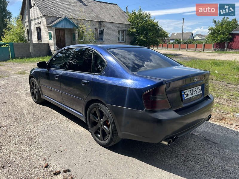 Седан Subaru Legacy 2005 в Зарічному