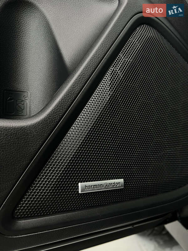 Седан Subaru Legacy 2023 в Львове