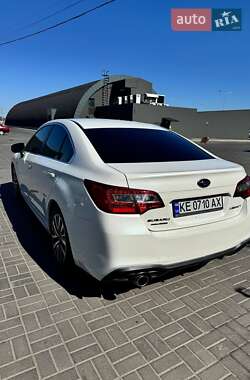 Седан Subaru Legacy 2017 в 