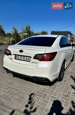 Седан Subaru Legacy 2017 в 