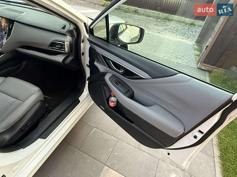 Седан Subaru Legacy 2020 в Хотине