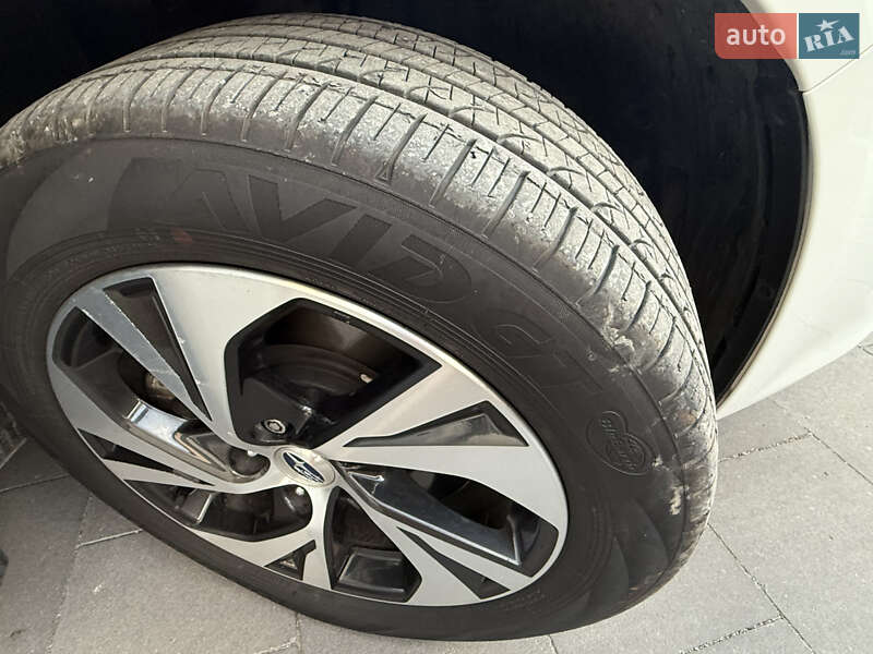 Седан Subaru Legacy 2020 в Хотине