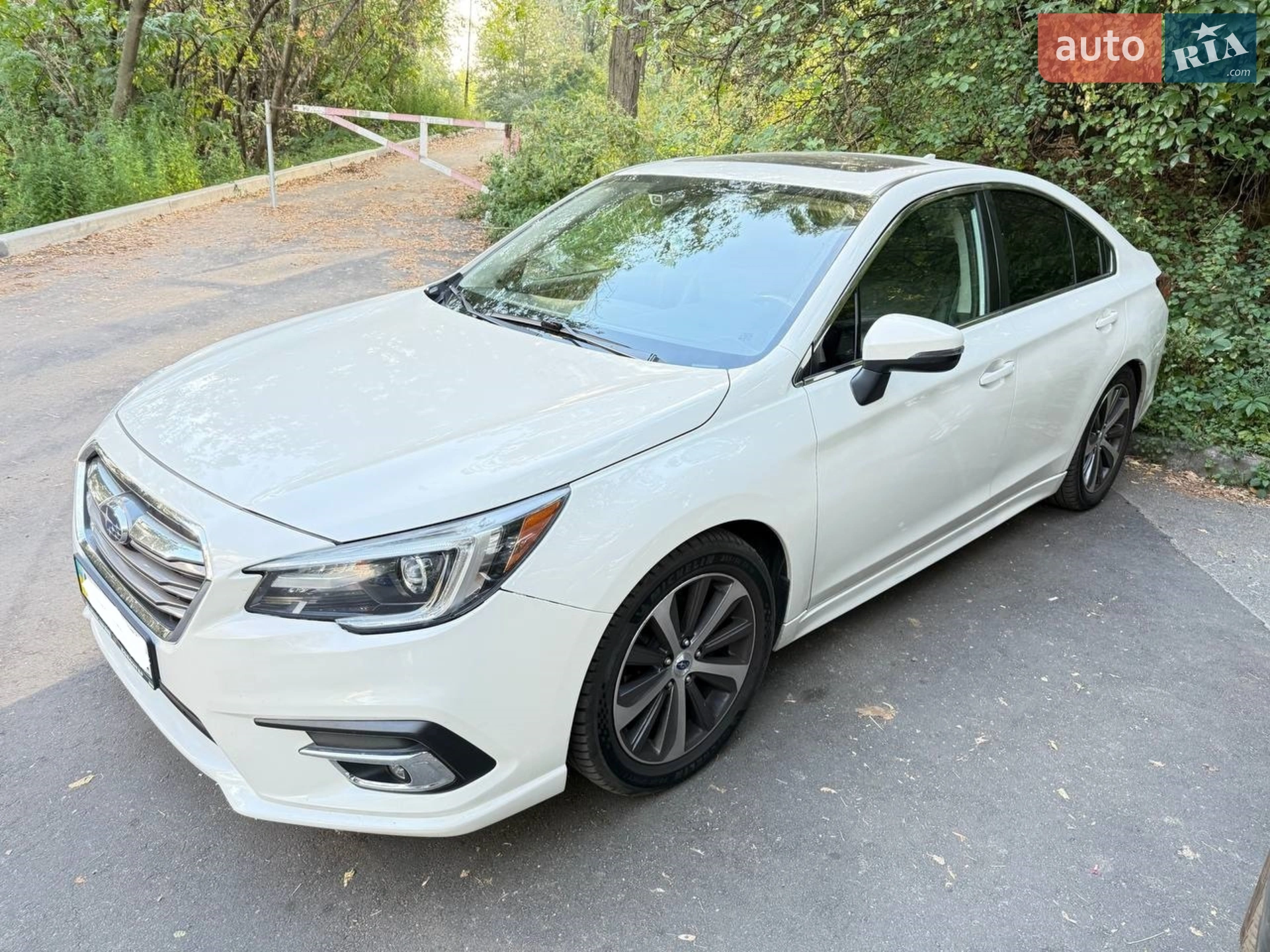 Subaru Legacy 2019 VIN 4S3BNAN67K3024035 фото оголошення 3 з 4