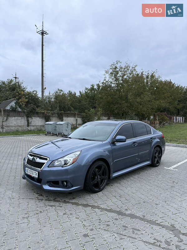 Седан Subaru Legacy 2014 в 