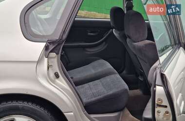 Седан Subaru Legacy 2000 в 