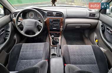 Седан Subaru Legacy 2000 в 