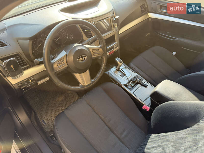 Седан Subaru Legacy 2010 в Києві