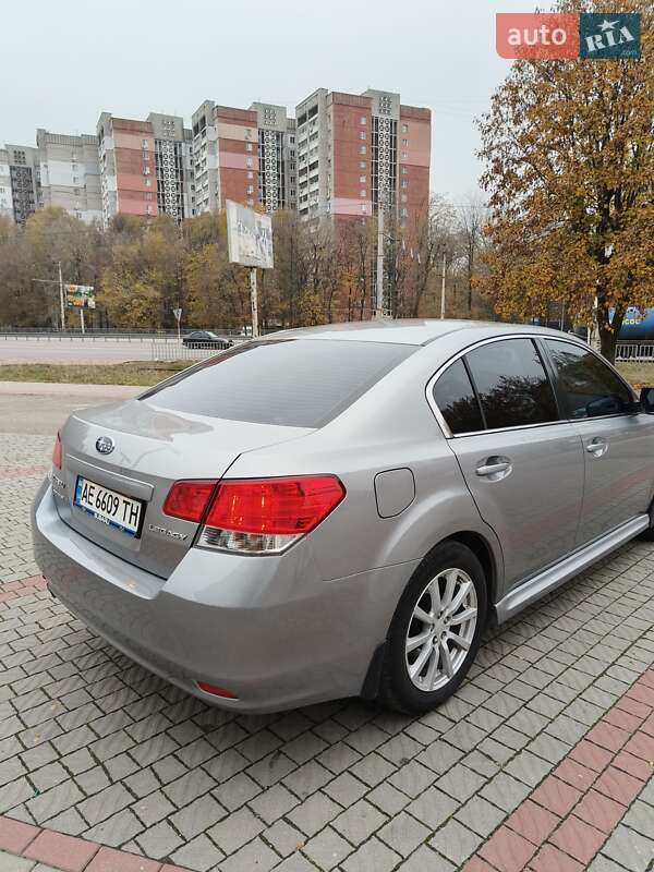 Седан Subaru Legacy 2010 в Днепре
