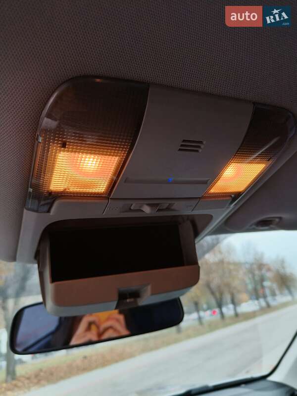 Седан Subaru Legacy 2010 в Днепре