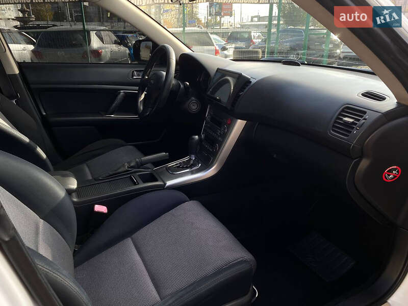 Седан Subaru Legacy 2004 в Днепре
