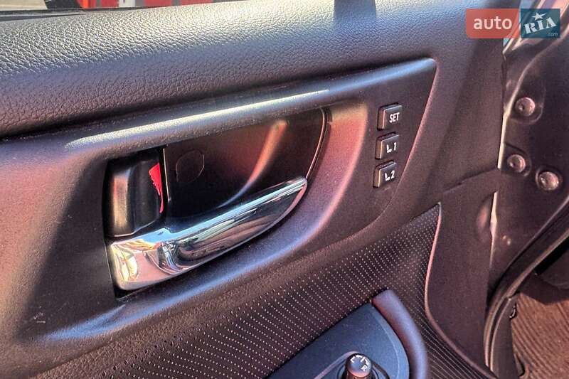 Седан Subaru Legacy 2015 в Киеве