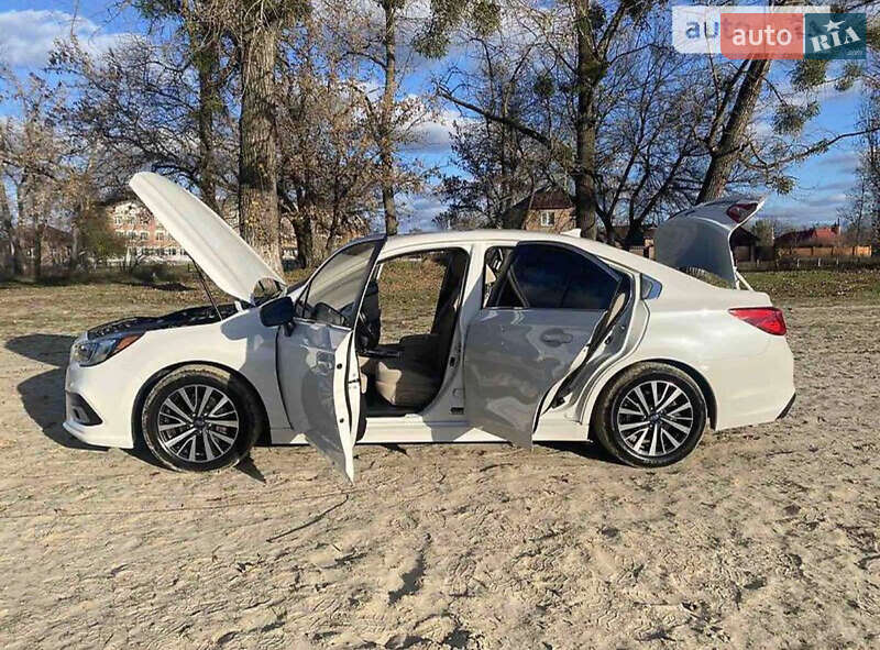 Седан Subaru Legacy 2018 в Києві