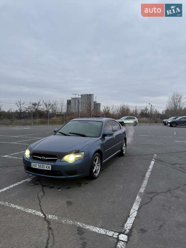 Седан Subaru Legacy 2003 в Киеве