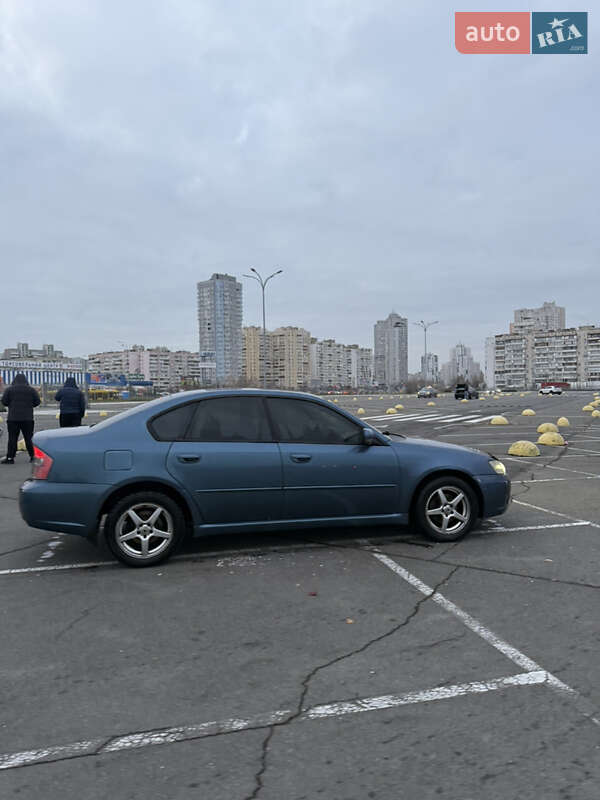 Седан Subaru Legacy 2003 в Киеве