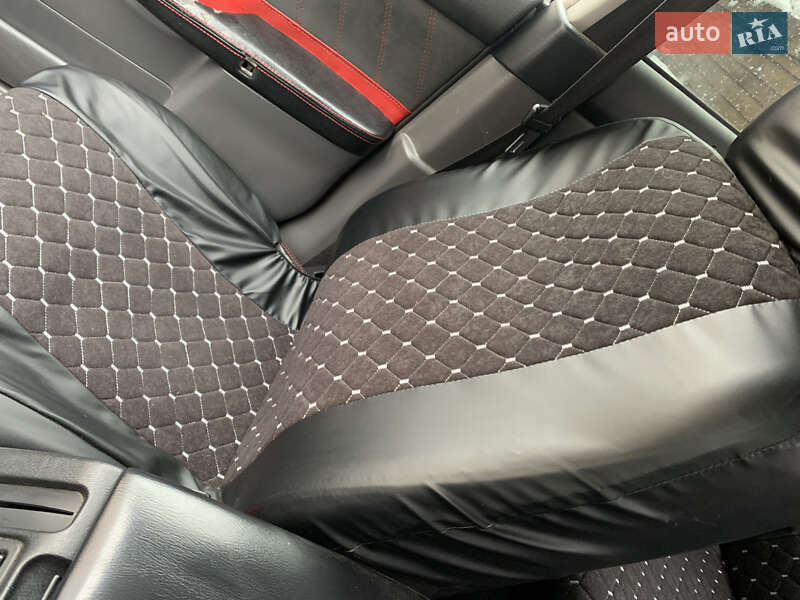 Седан Subaru Legacy 2003 в Нововолынске