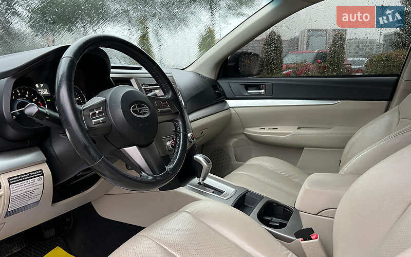Седан Subaru Legacy 2010 в Львові