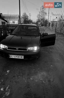 Седан Subaru Legacy 1998 в Градизьку