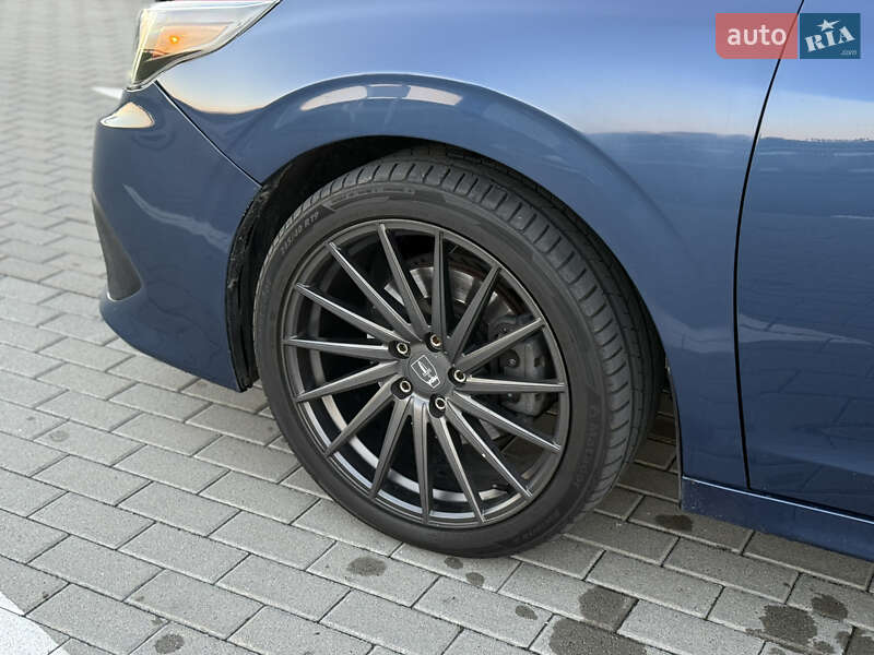 Седан Subaru Legacy 2019 в Львові