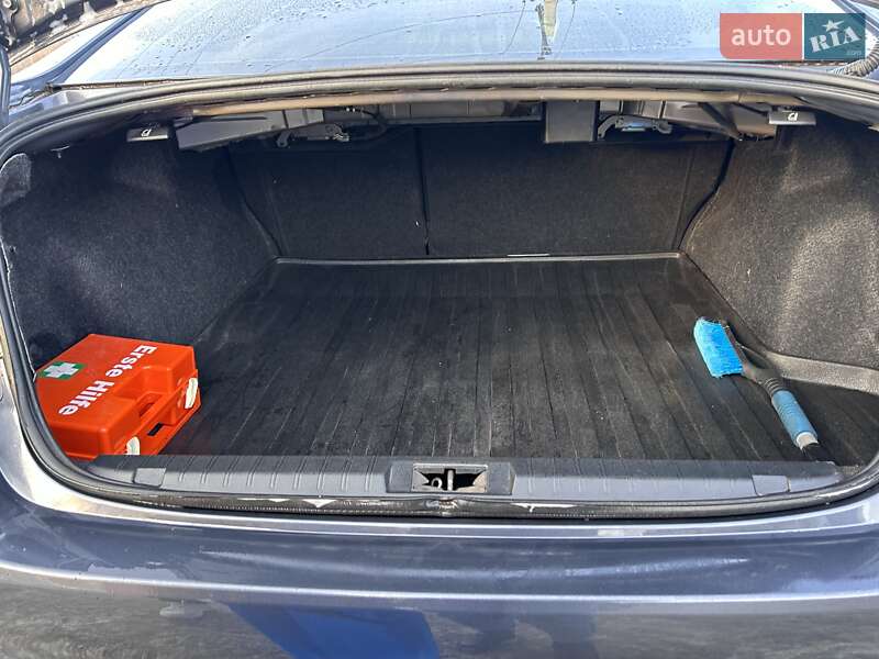 Седан Subaru Legacy 2015 в Львове