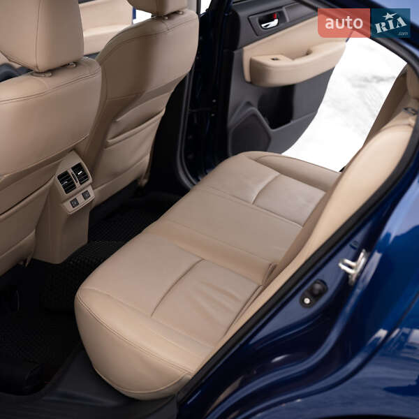 Седан Subaru Legacy 2015 в Днепре