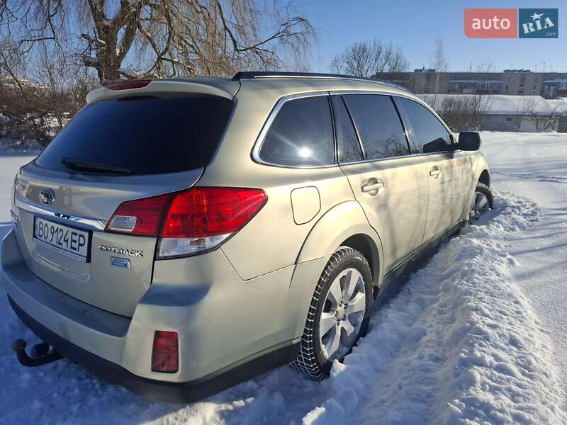 Универсал Subaru Legacy 2010 в Зборове