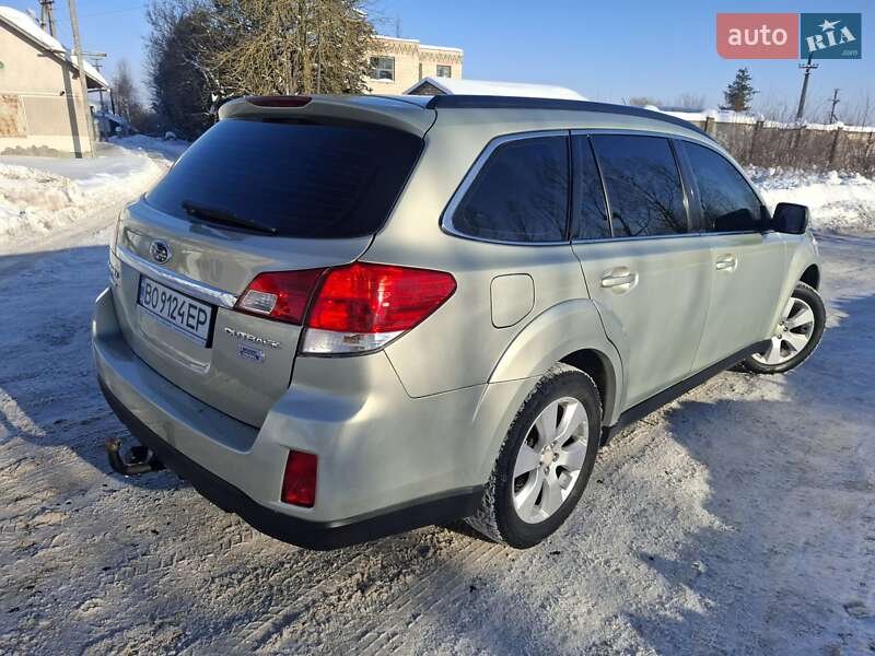 Универсал Subaru Legacy 2010 в Зборове