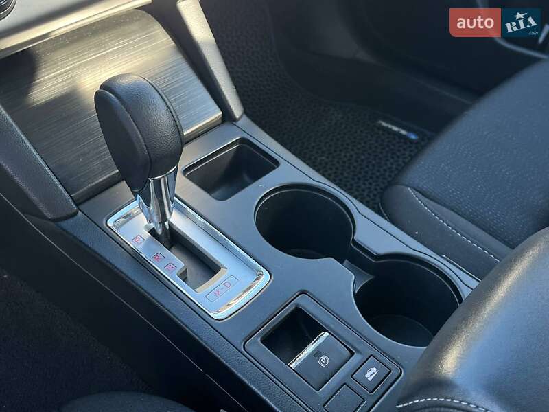 Седан Subaru Legacy 2015 в Львове